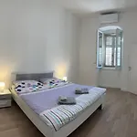 Luna Core Apartman *