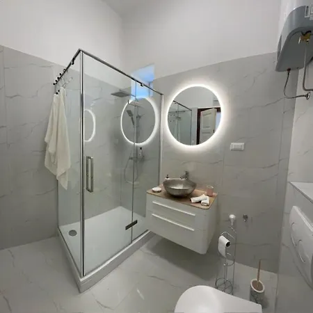 Luna Core Apartment *